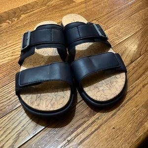 Navy Blue Clark’s Cushion Soft Scandals